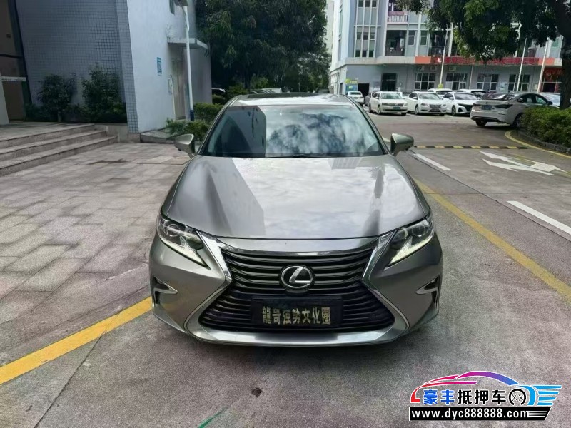 18年雷克萨斯ES轿车抵押车出售