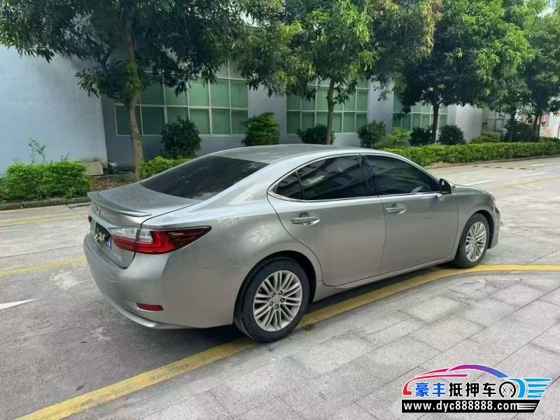 18年雷克萨斯ES轿车抵押车出售