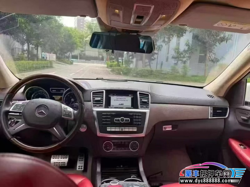 17年奔驰GL轿车抵押车出售