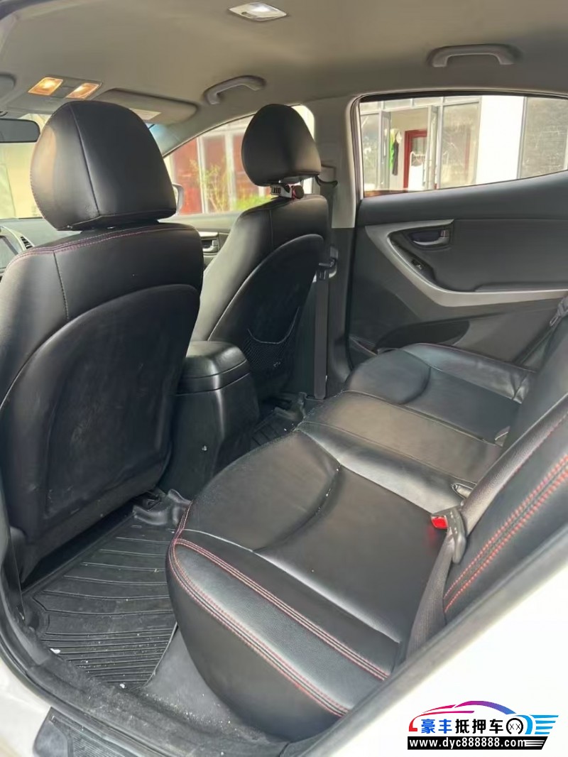 18年现代朗动轿车抵押车出售