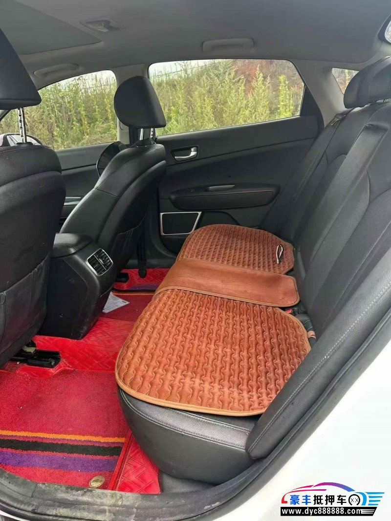 20年起亚K5轿车抵押车出售