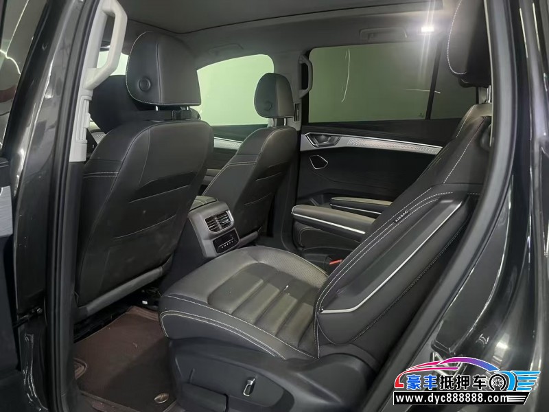 22年大众揽镜轿车抵押车出售