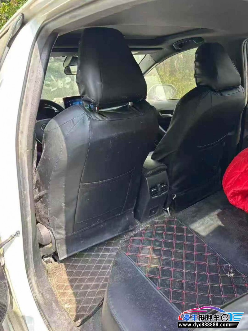 21年丰田雷凌轿车抵押车出售