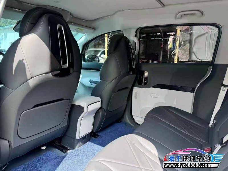 25年极狐考拉轿车抵押车出售