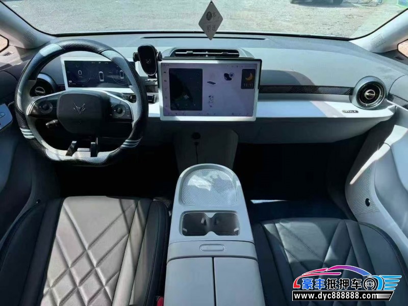 25年极狐考拉轿车抵押车出售