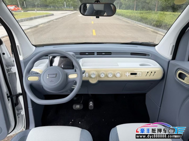 25年奔腾小马轿车抵押车出售