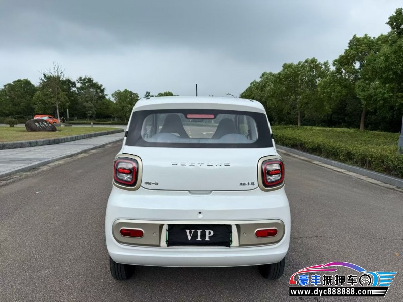 25年奔腾小马轿车抵押车出售