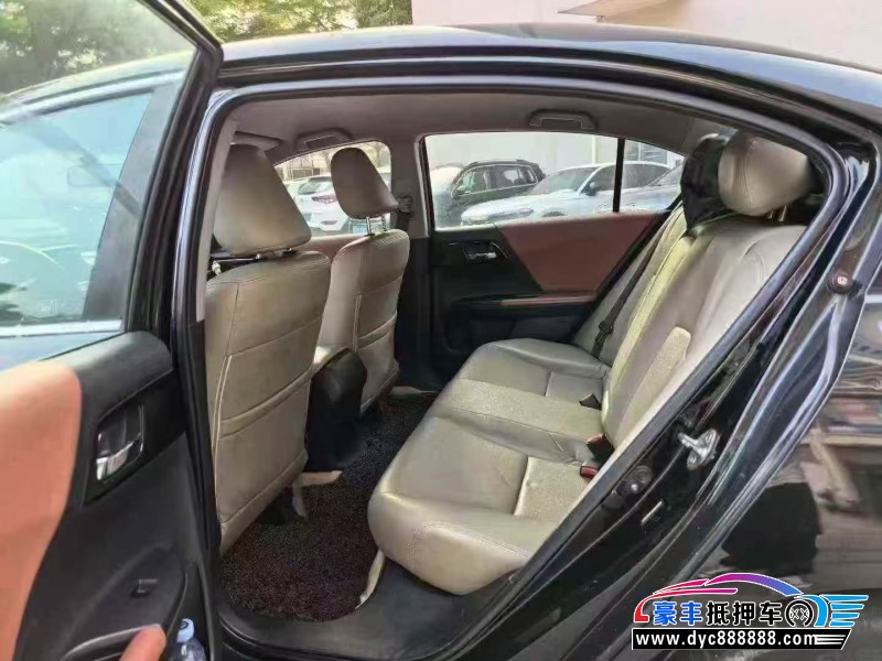 17年本田雅阁轿车抵押车出售