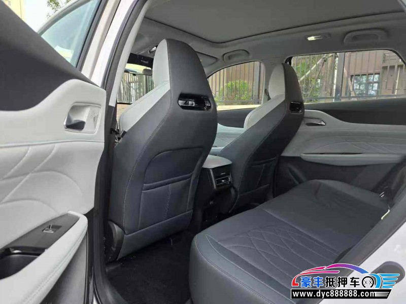 24年长安长安UNI轿车抵押车出售