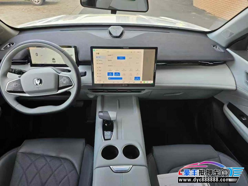 24年长安长安UNI轿车抵押车出售