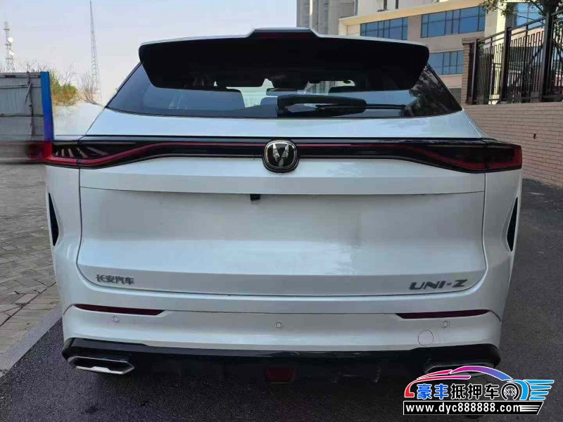 24年长安长安UNI轿车抵押车出售