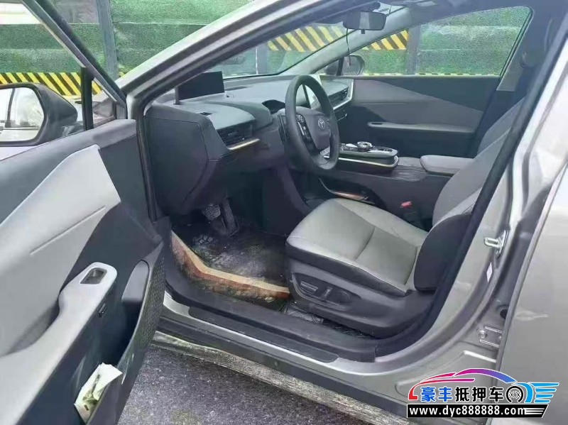 25年丰田BZ3轿车抵押车出售