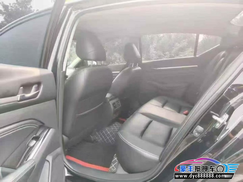 22年日产天籁轿车抵押车出售