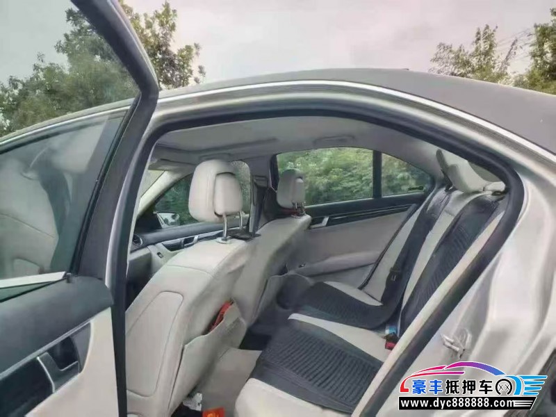 12年奔驰C轿车抵押车出售