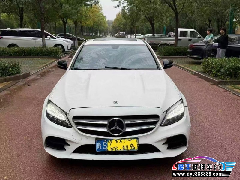 19年奔驰C轿车抵押车出售