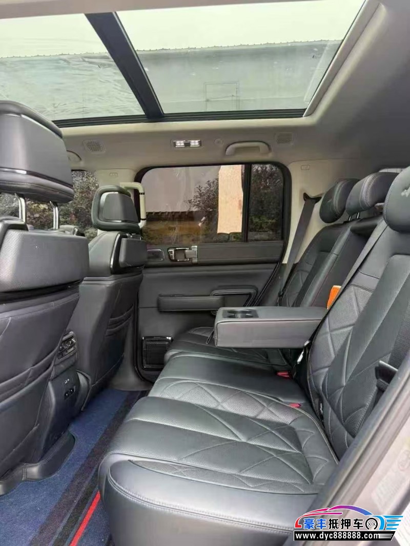 24年方程豹5轿车抵押车出售