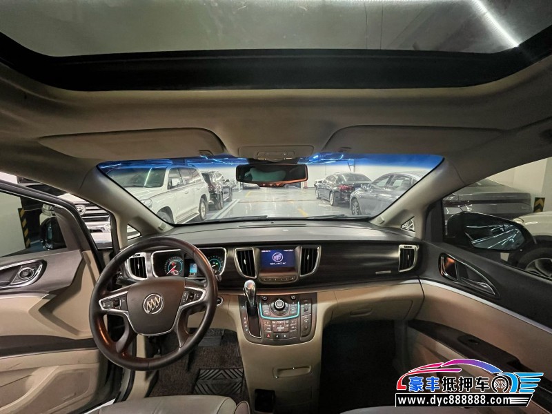 11年别克GL8轿车抵押车出售