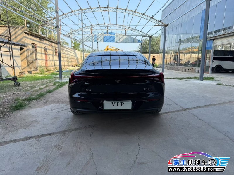 24年哪吒S轿车抵押车出售