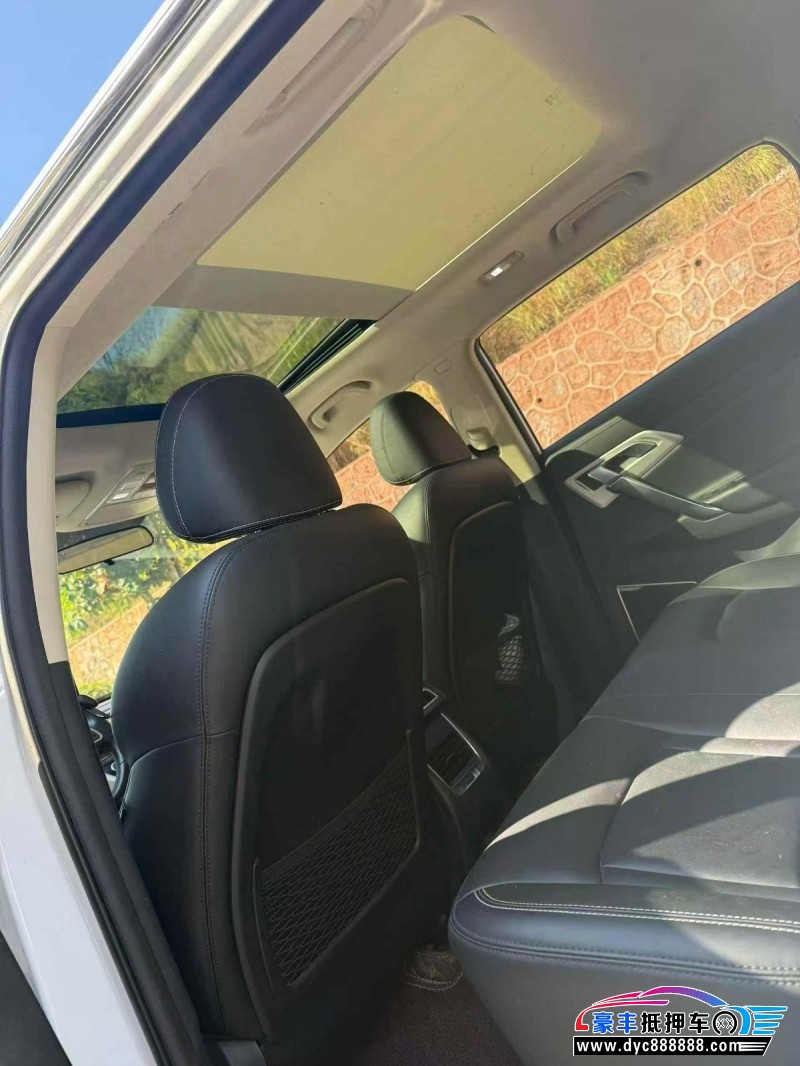 20年吉利博越轿车抵押车出售