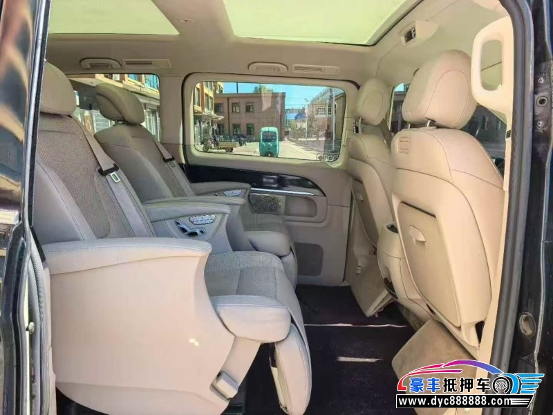 19年奔驰V轿车抵押车出售