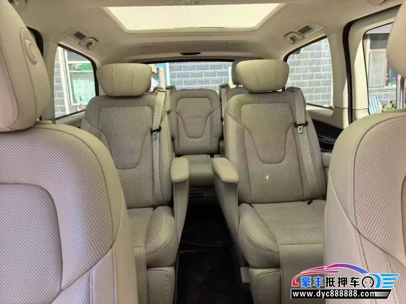 19年奔驰V轿车抵押车出售