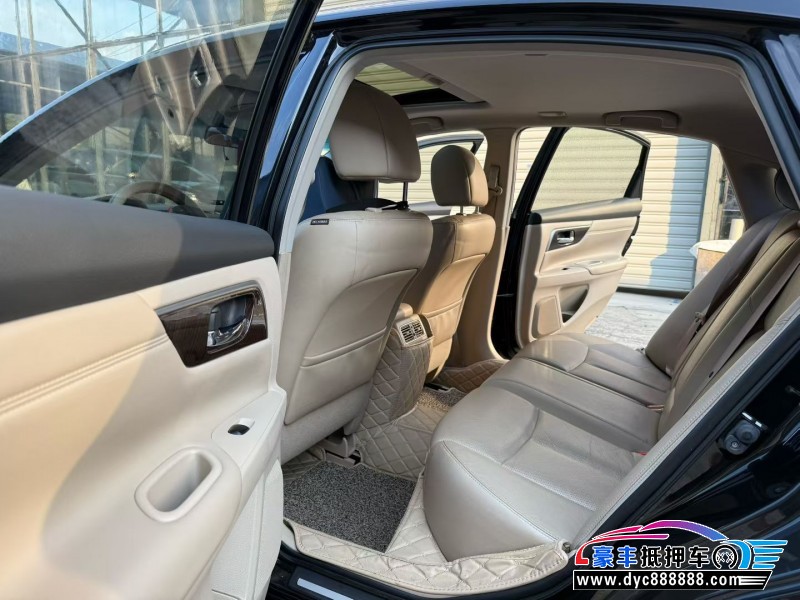 16年日产天籁轿车抵押车出售