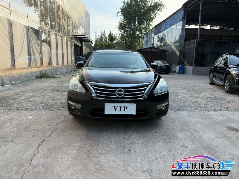 16年日产天籁轿车抵押车出售