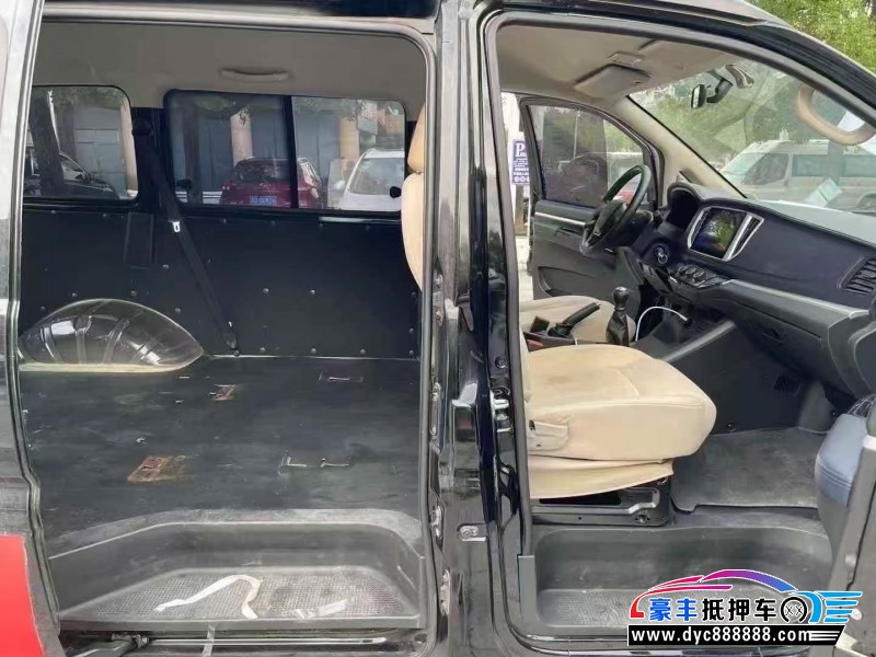 22年东风风行m5轿车抵押车出售