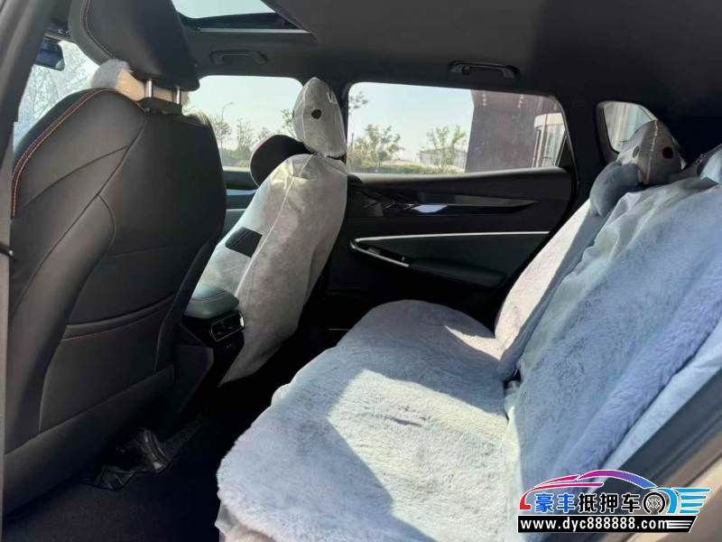 25年吉利博越轿车抵押车出售