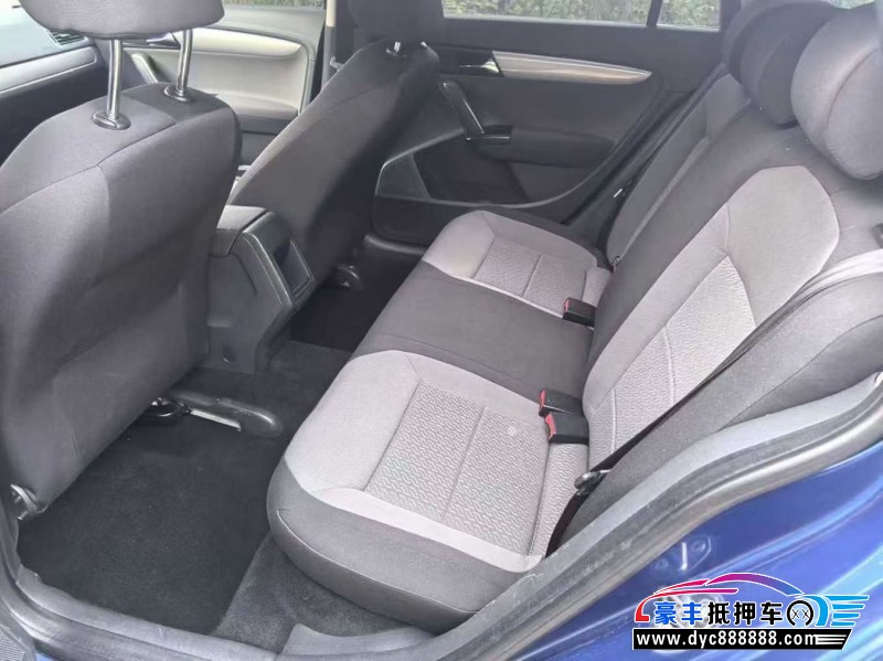 13年大众朗行轿车抵押车出售