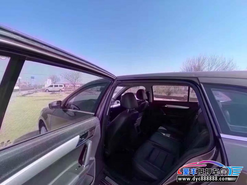 14年大众朗行轿车抵押车出售