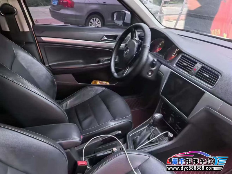 16年大众朗行轿车抵押车出售