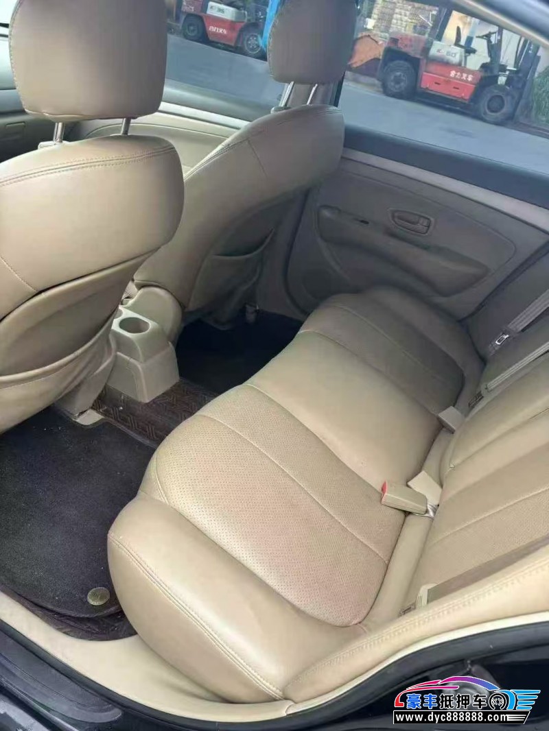 17年日产轩逸轿车抵押车出售