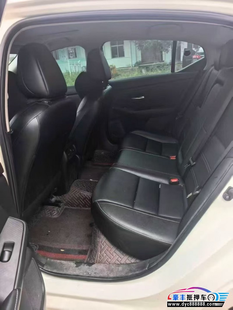 20年日产轩逸轿车抵押车出售