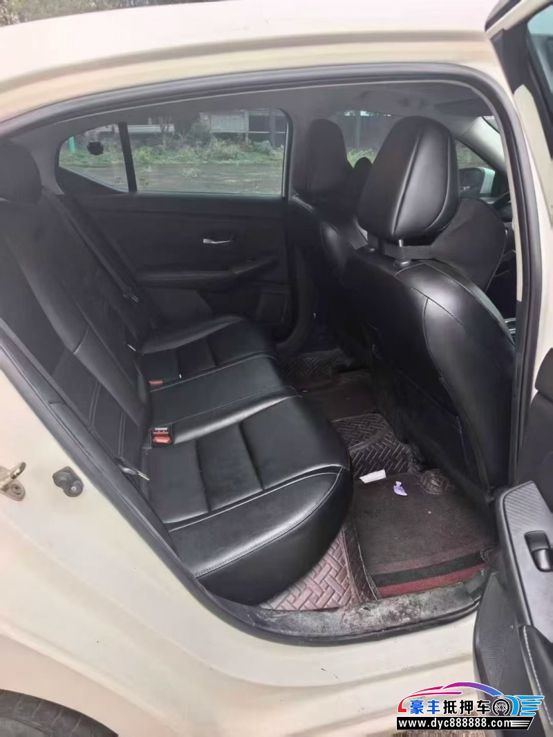 20年日产轩逸轿车抵押车出售