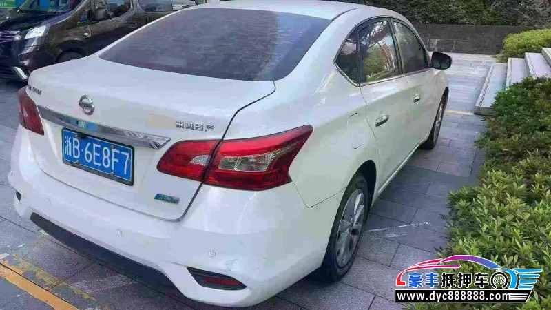 17年日产轩逸轿车抵押车出售