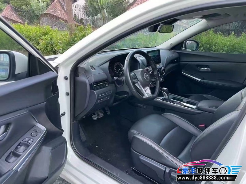 20年日产轩逸轿车抵押车出售