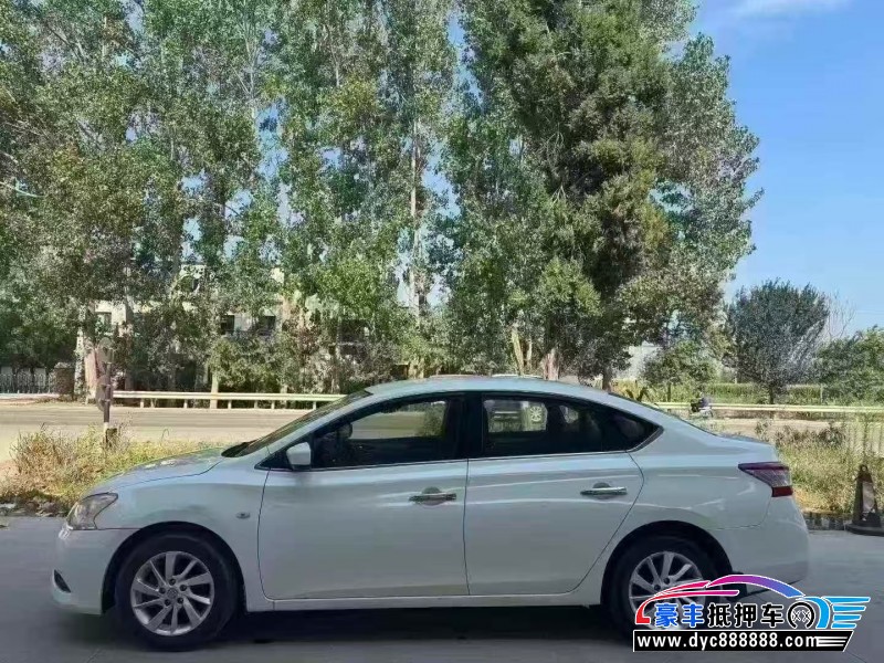 13年日产轩逸轿车抵押车出售