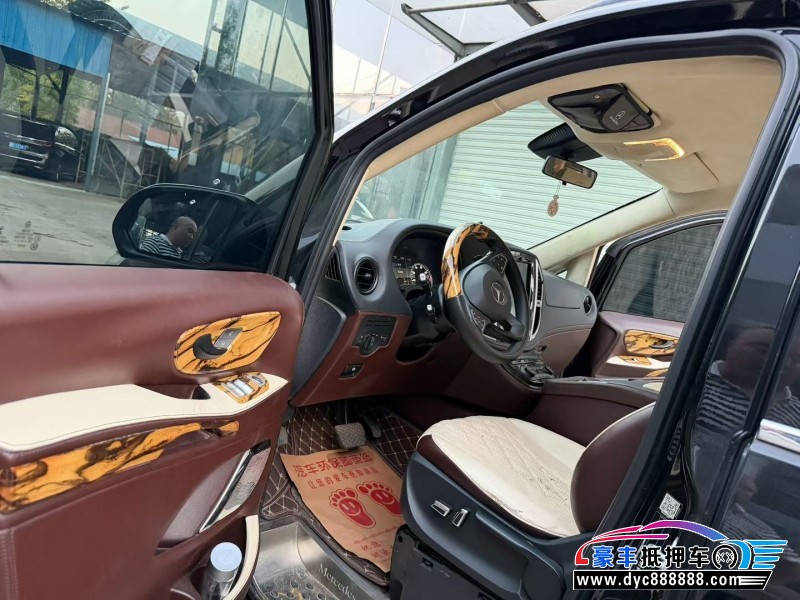 19年奔驰威霆MPV抵押车出售