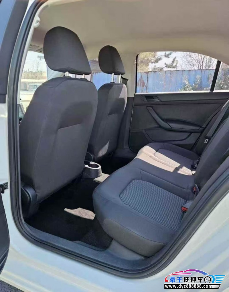 20年大众桑塔纳轿车抵押车出售