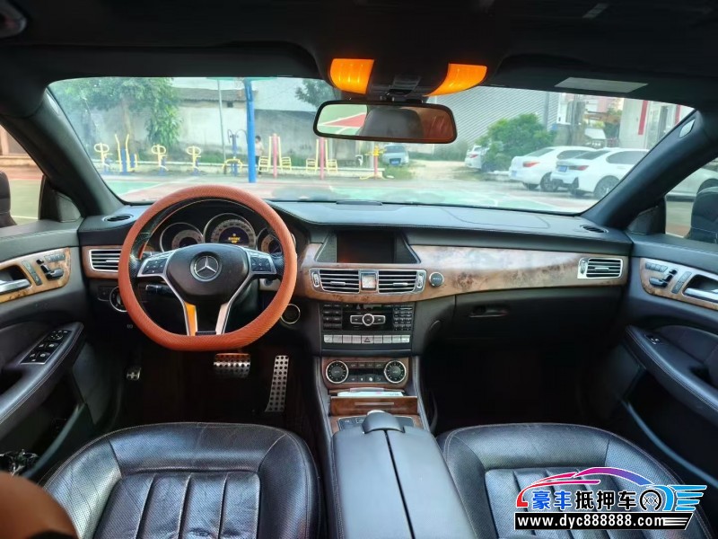 13年奔驰CLS轿车抵押车出售