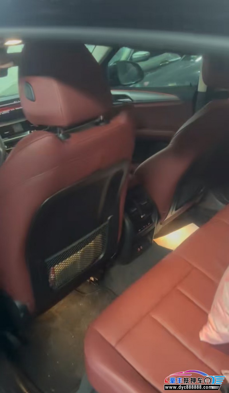 21年宝马X4轿车抵押车出售