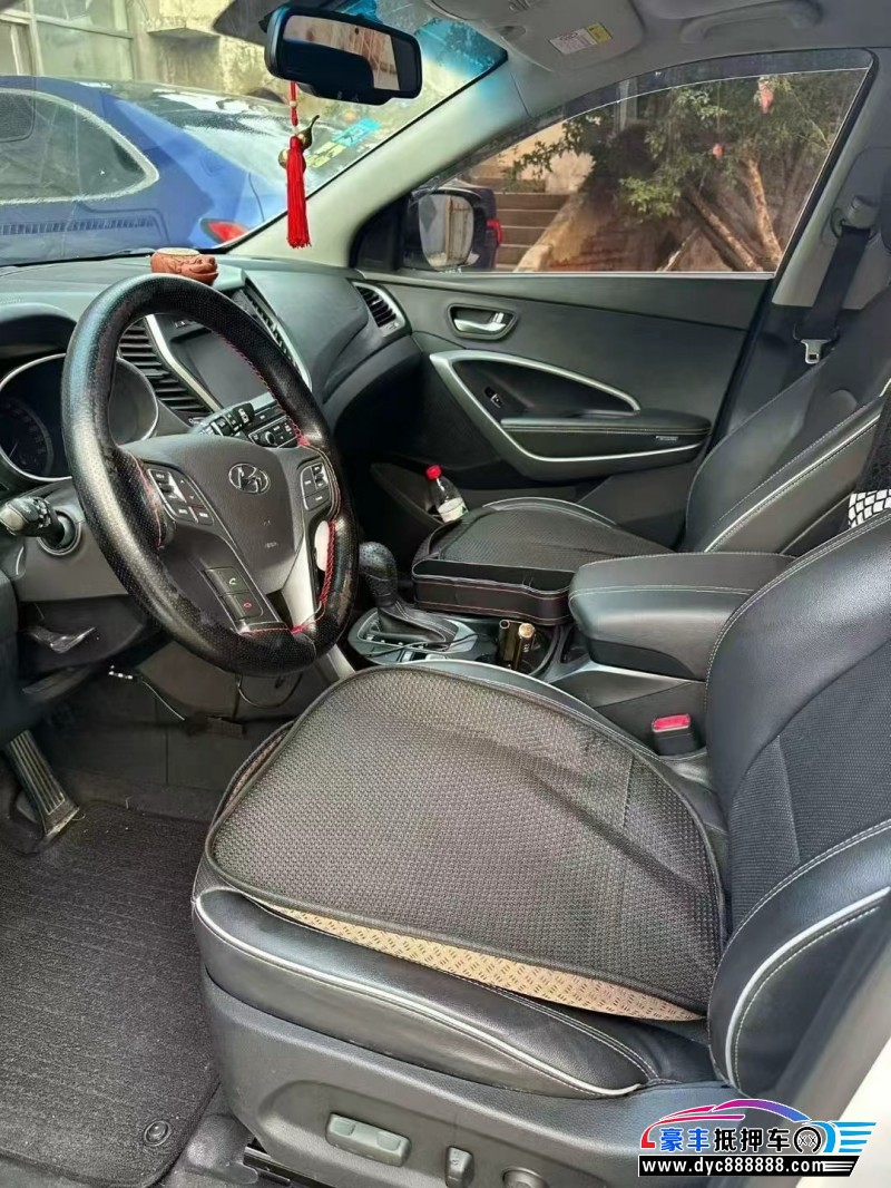 19年现代全新胜达轿车抵押车出售