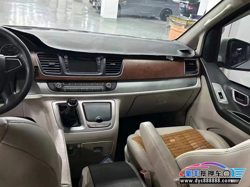 17年上汽大通G10轿车抵押车出售