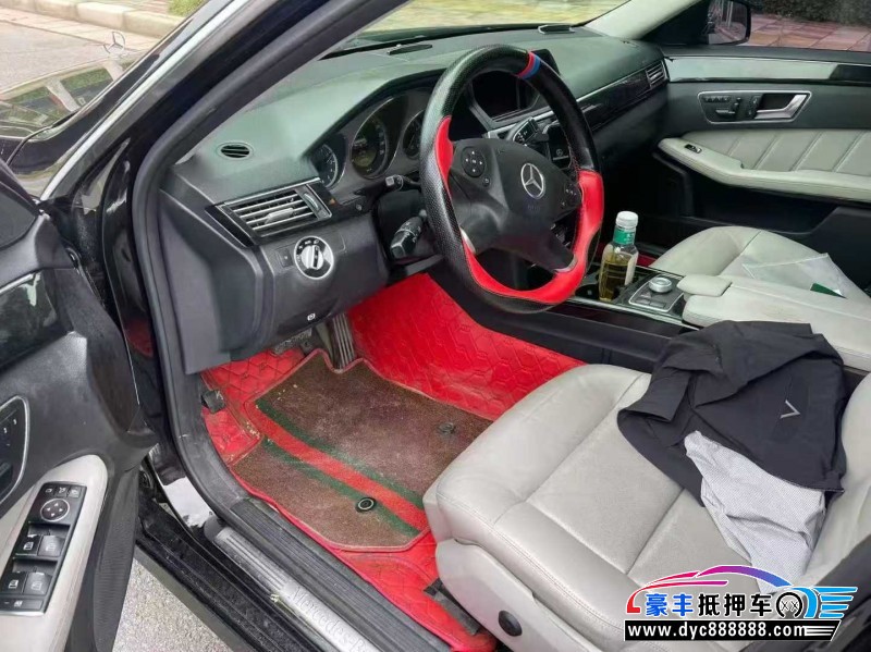 12年奔驰E轿车抵押车出售