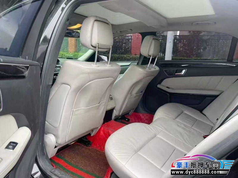 12年奔驰E轿车抵押车出售