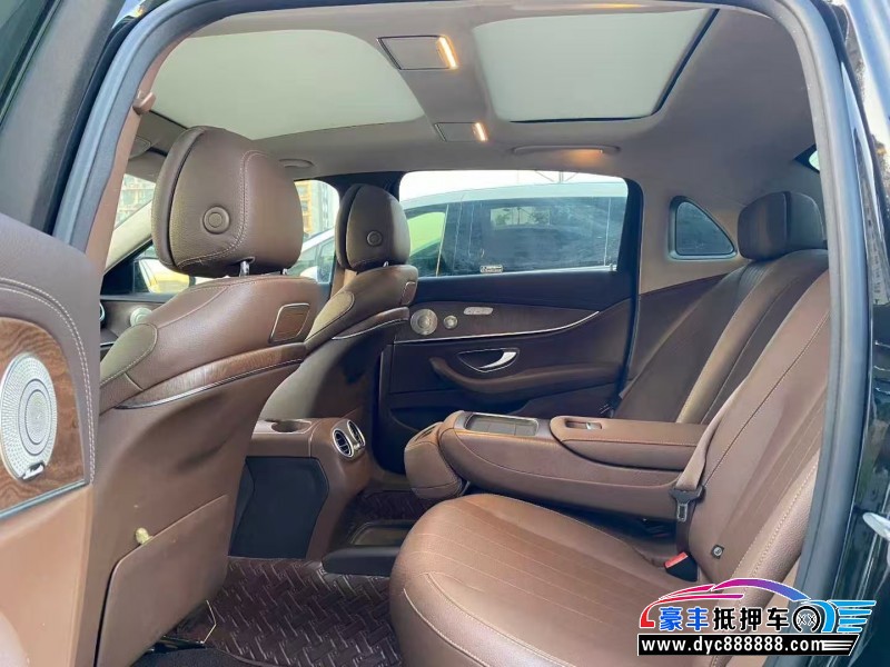 19年奔驰E轿车抵押车出售