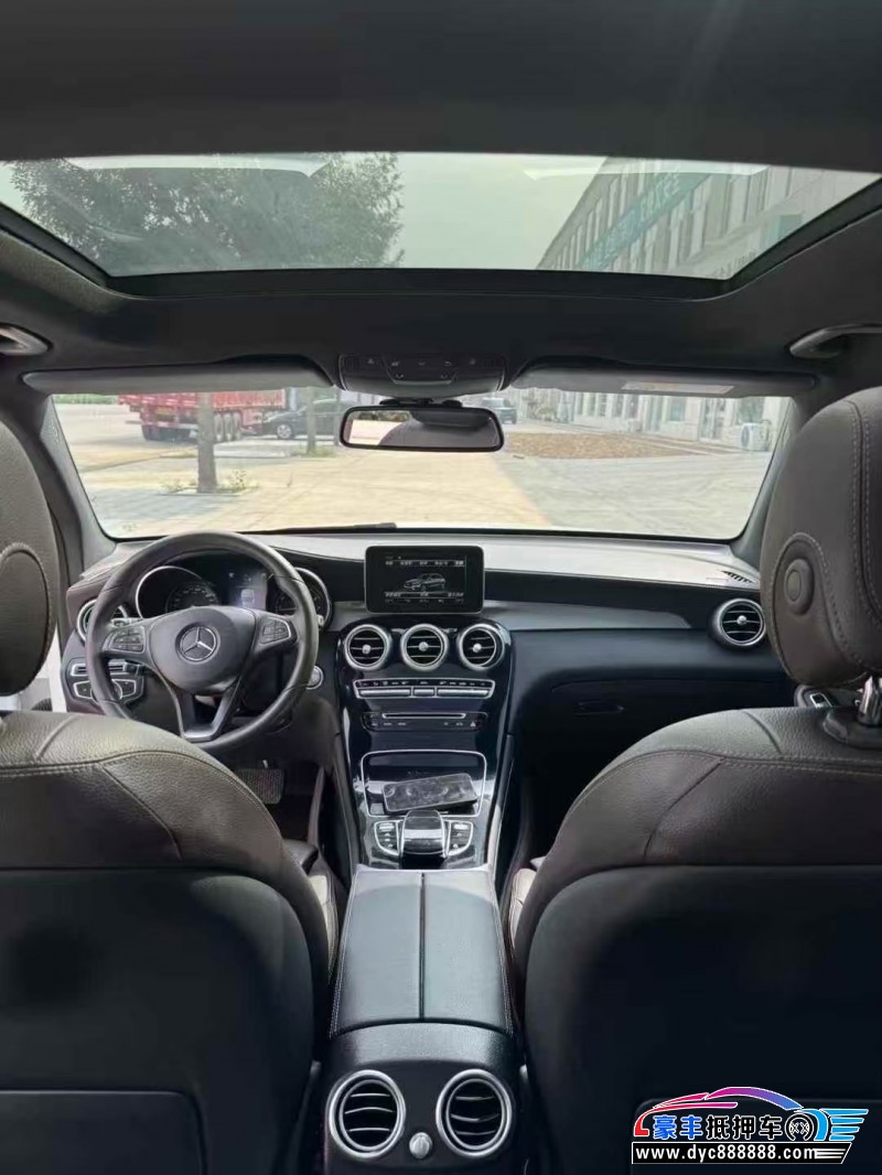 18年奔驰GLC轿车抵押车出售