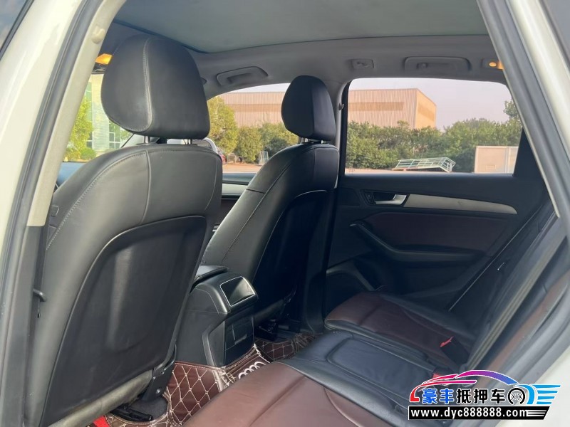 17年奥迪Q5轿车抵押车出售