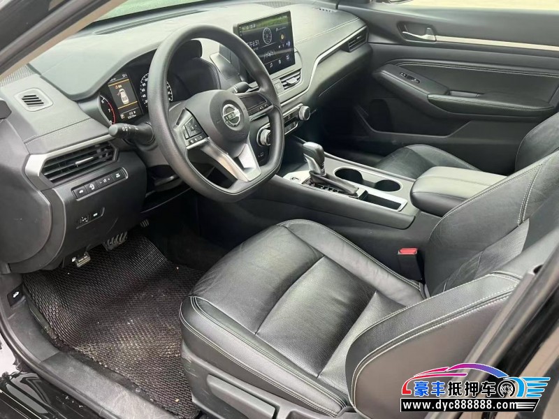 22年日产天籁轿车抵押车出售